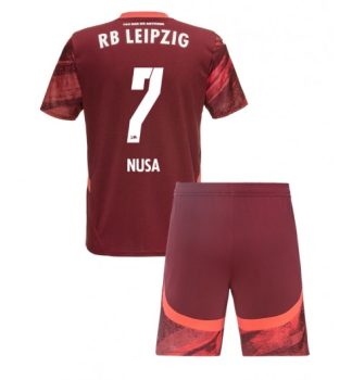 Poceni Otroški Nogometni dresi kompleti RB Leipzig Gostujoči 2024-2025 rdeča Antonio Nusa 7